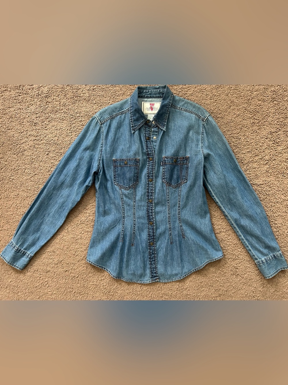 Levi's Women's 100% cotton Blue Denim Button-Front Shirt size L